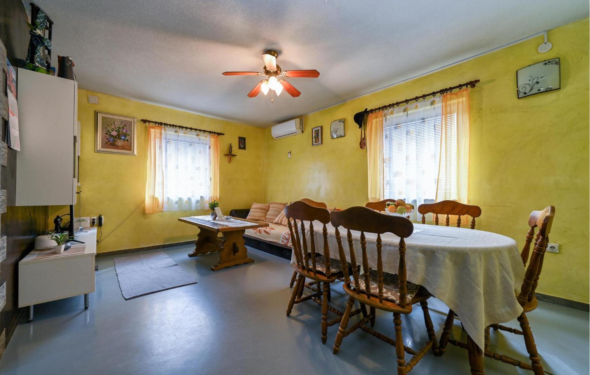 Gorgeous Home In Vinogradi Ludbreski With Kitchen Ludbreg Kültér fotó