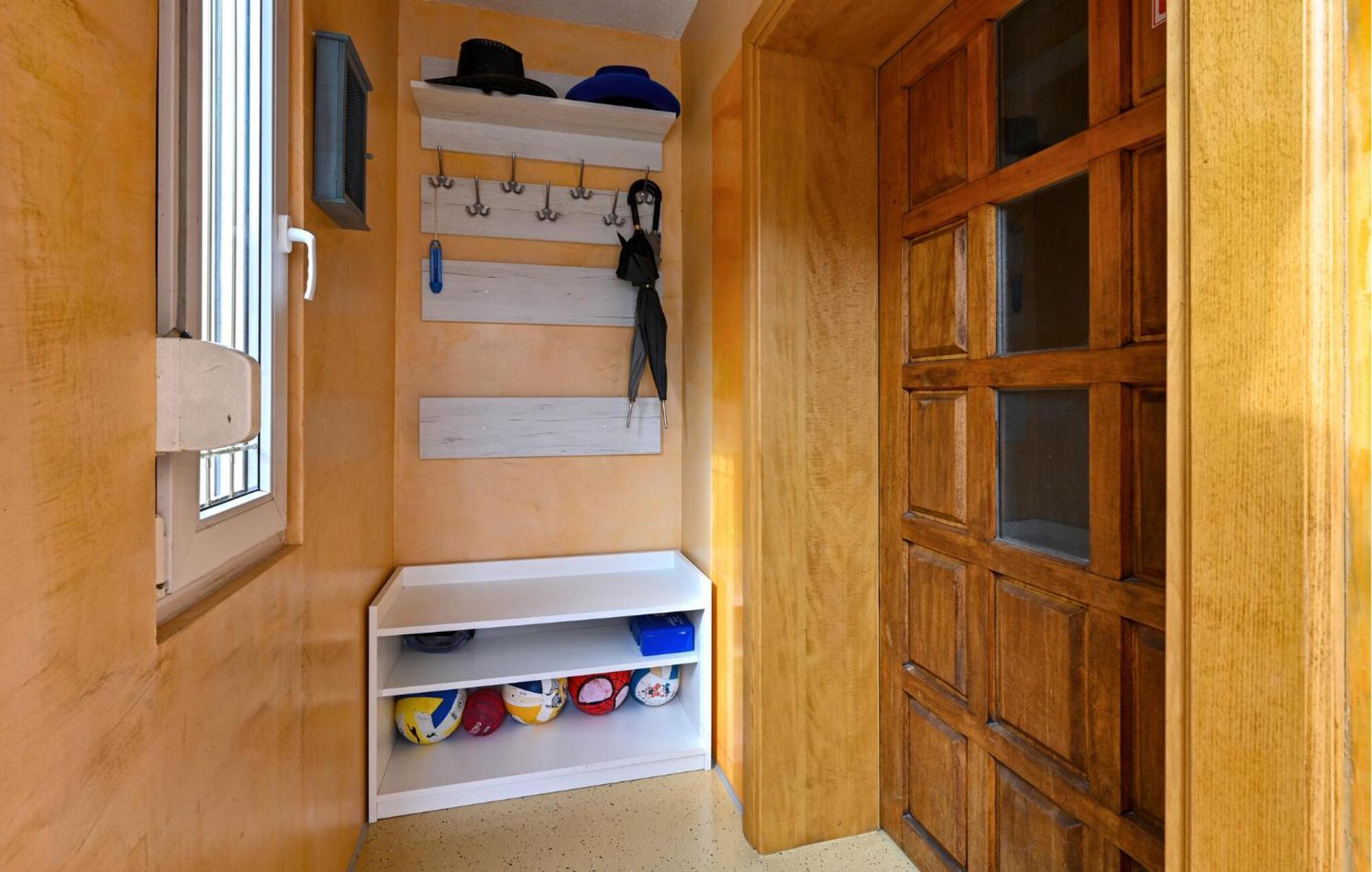 Gorgeous Home In Vinogradi Ludbreski With Kitchen Ludbreg Kültér fotó