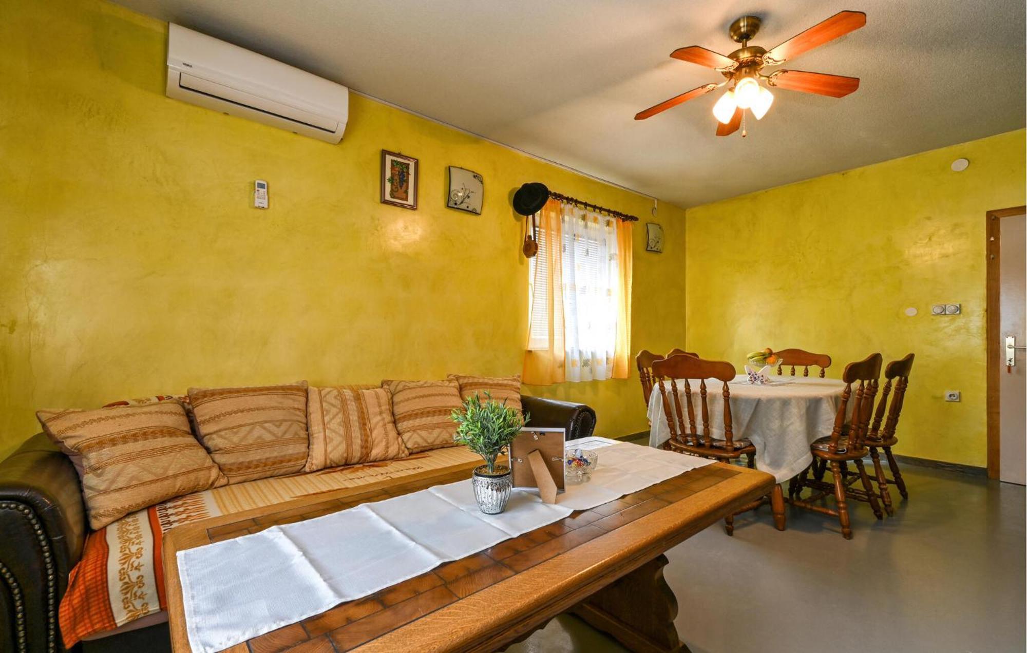 Gorgeous Home In Vinogradi Ludbreski With Kitchen Ludbreg Kültér fotó